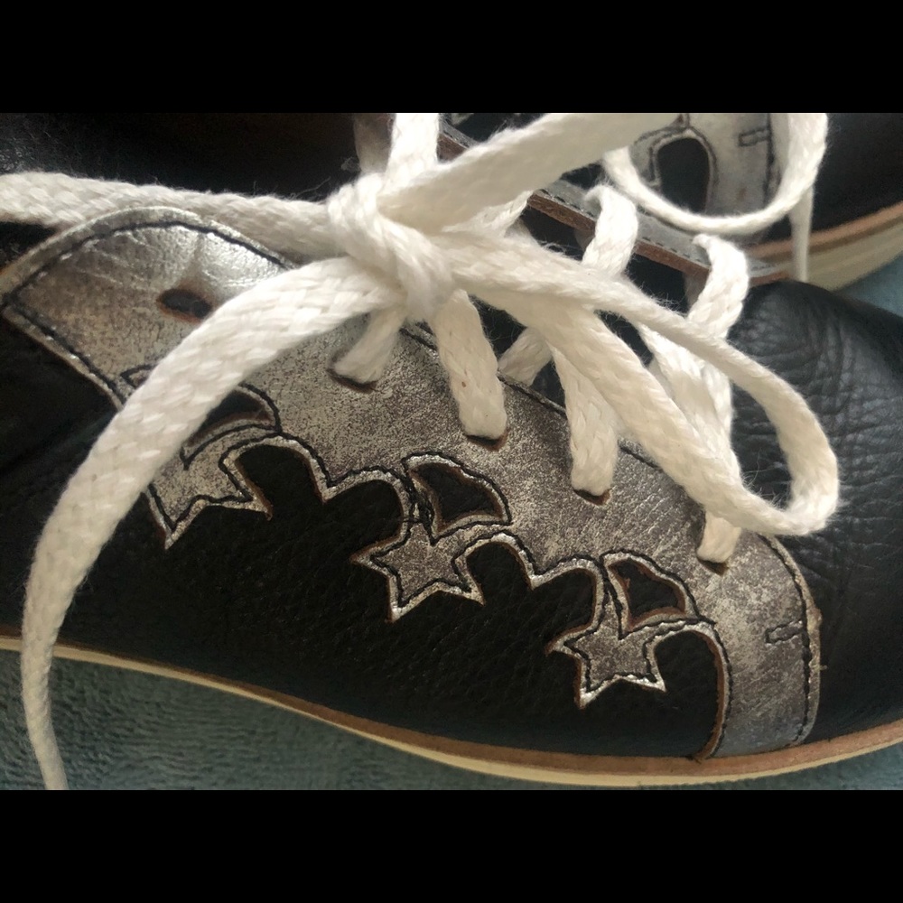Lucchese Brazilian sneaker / saddle shoe w/ stars